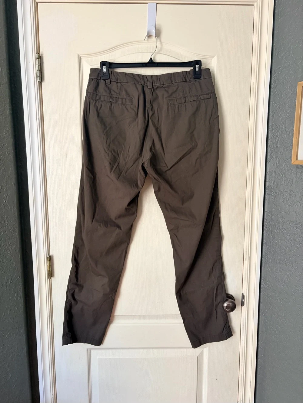 Lululemon men’s ABC Classic Fit Trouser Warpstreme, Olive Brown Size 34
